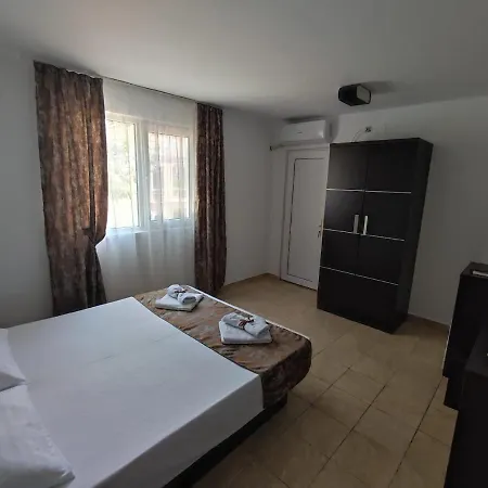 Tami 코스티네스티