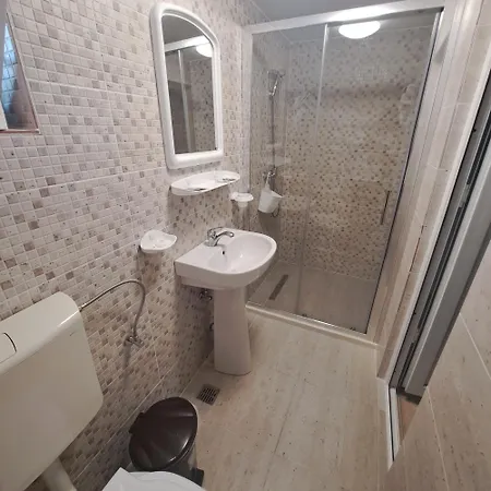 Tami 홈스테이 코스티네스티