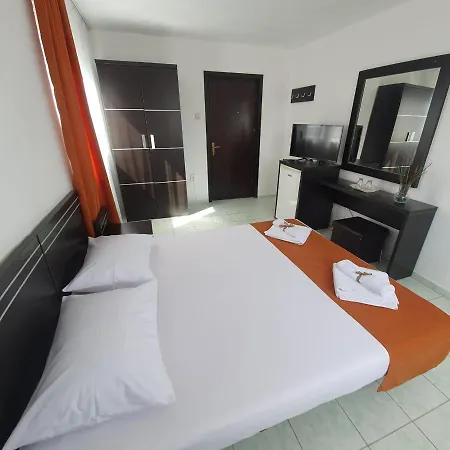 Vila Tami Homestay *